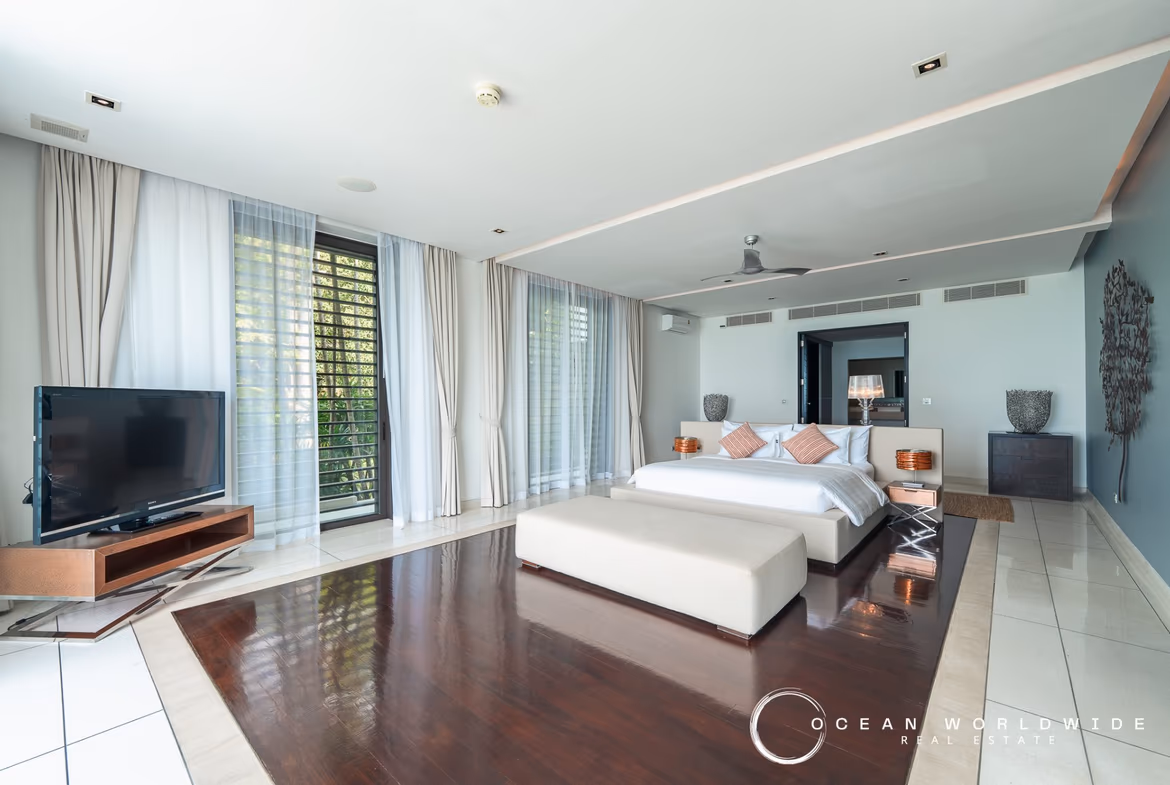 6-BEDROOM BEACHFRONT VILLA, CAPE YAMU — photo 28