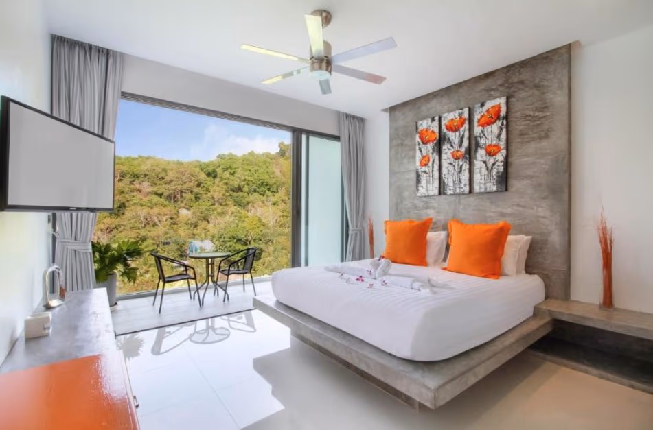 STUNNING 9 BEDROOMS VILLA IN BANGTAO — photo 6