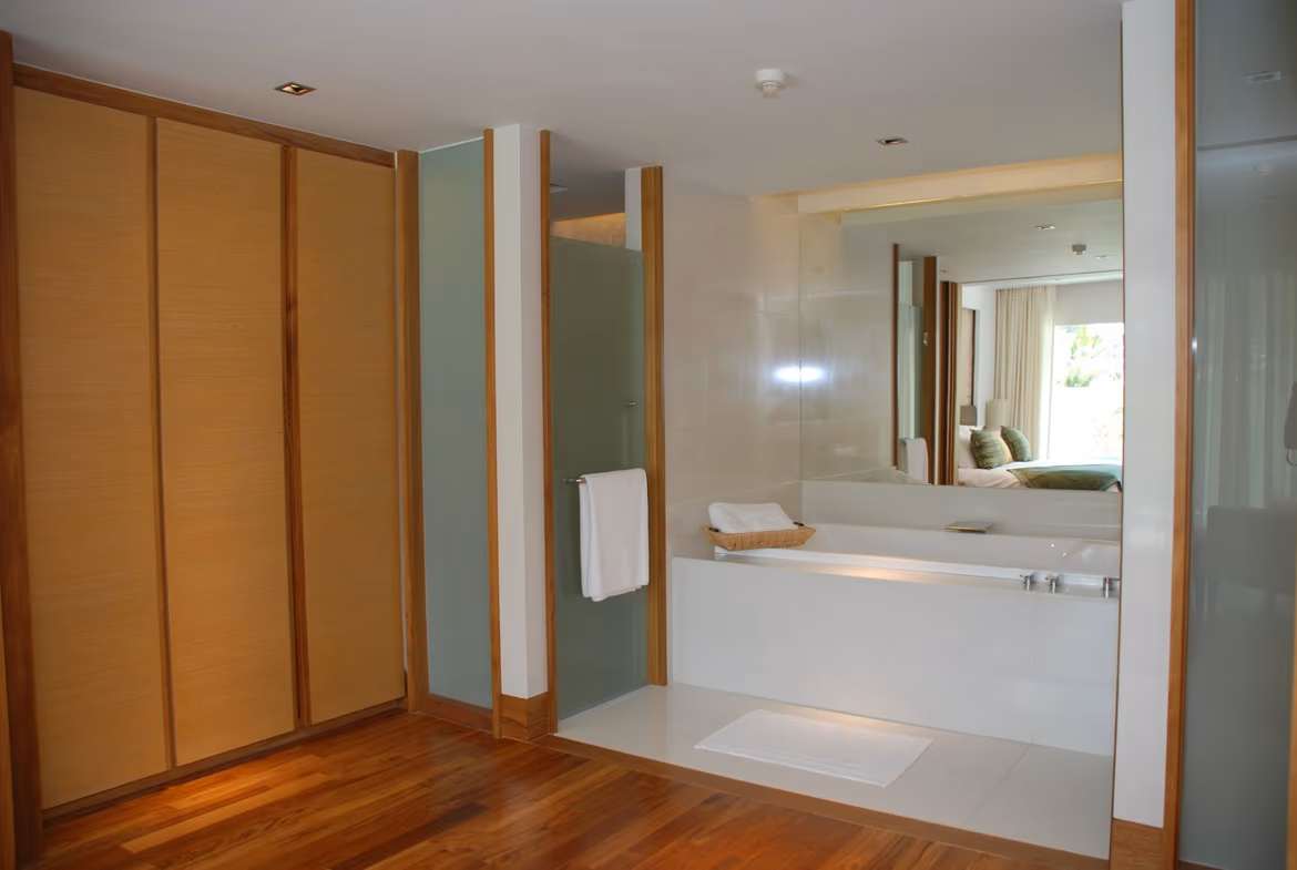 STUNNING 2 – 4 BEDROOMS CONDOS IN BEAUTIFUL NAITHON BEACH — photo 11