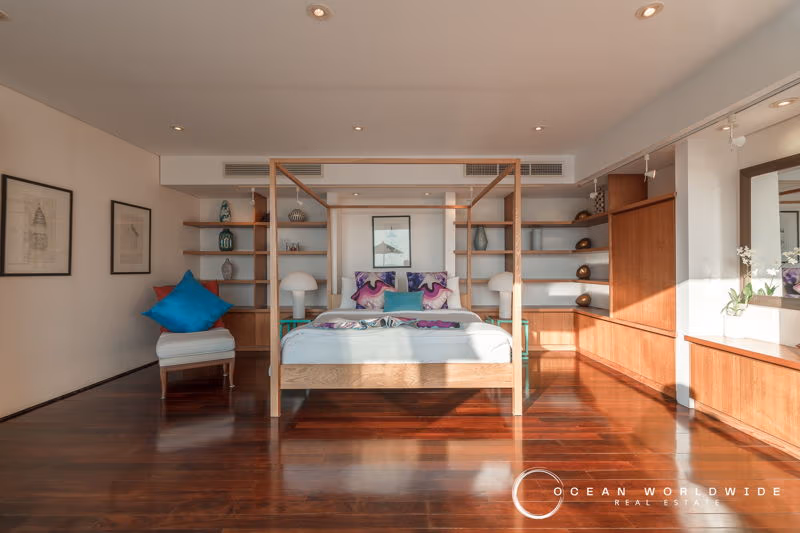 FRONTLINE SEA ELEVATED 5 BED VILLA — photo 14