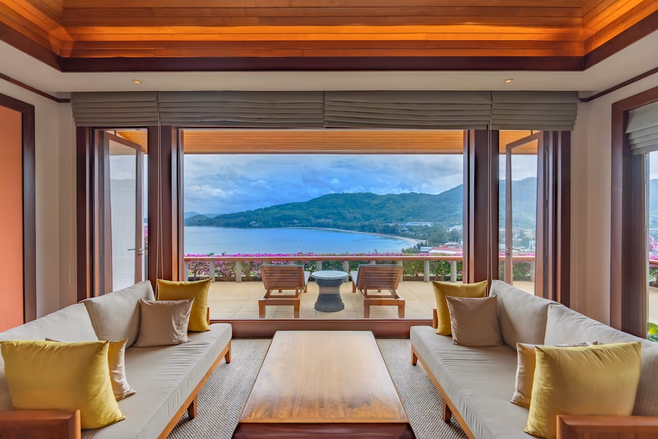 A STUNNING 5-BEDROOMS VILLA WITH EXTRAORDINARY OCEAN VIEWS — photo 5