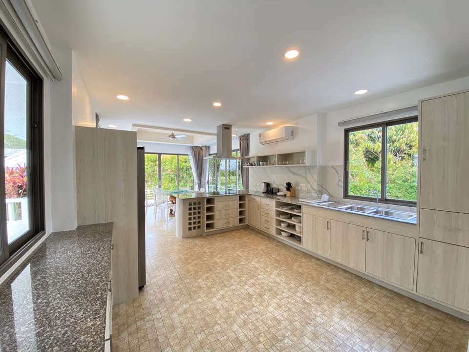 5 Bedroom Lakeside Pool Villa – Naithon — photo 6