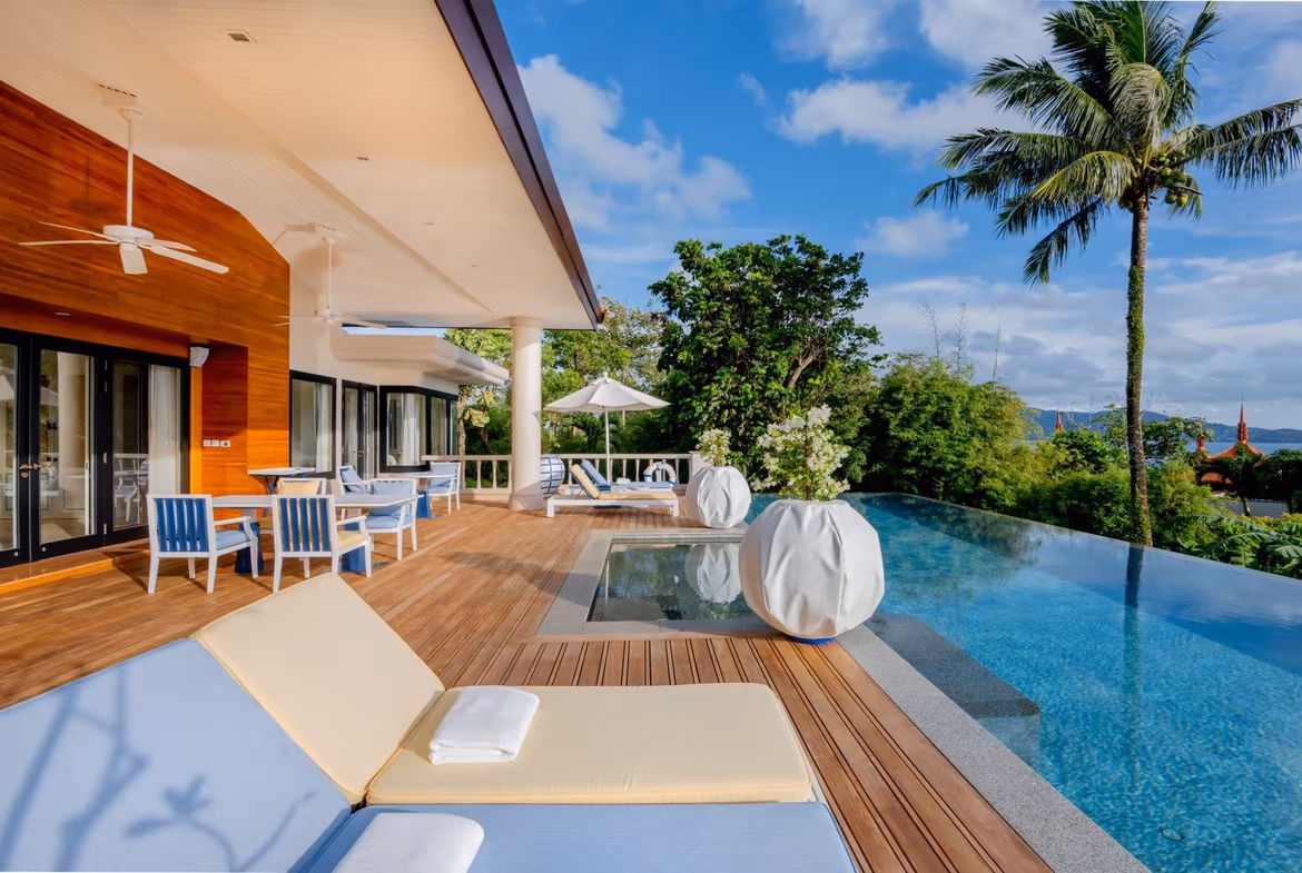 A Luxurious Villa with Ocean Views — photo 5