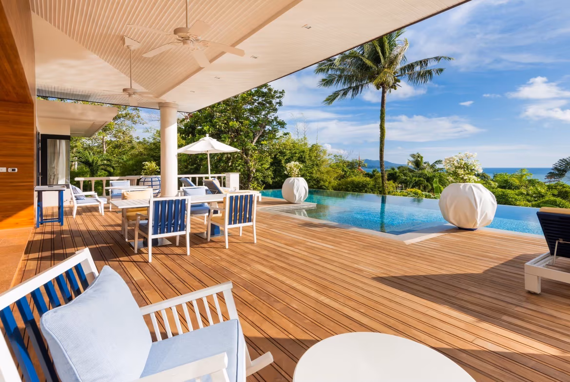 A Luxurious Villa with Ocean Views — photo 6