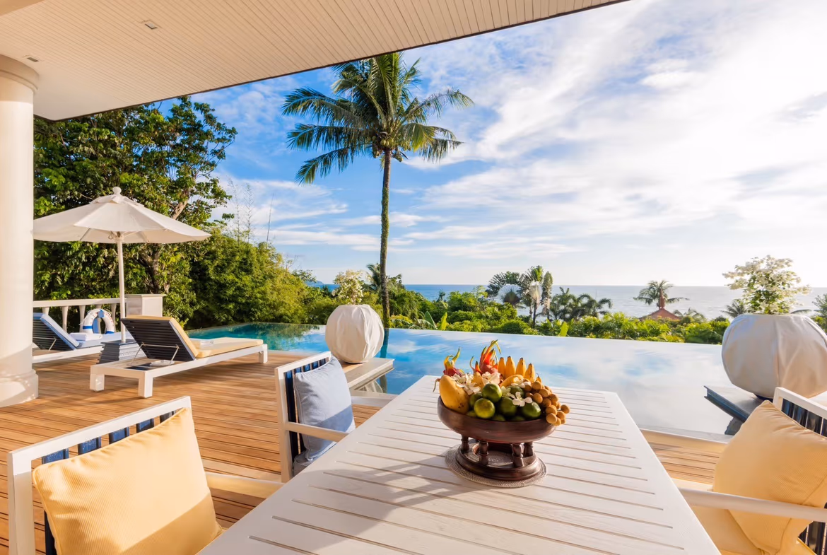 A Luxurious Villa with Ocean Views — photo 7
