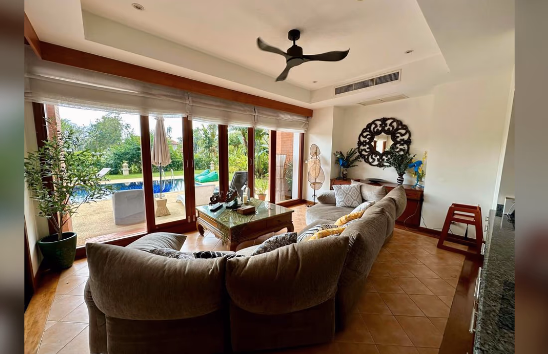 Stunning 5 Bedrooms Lake View Villa — photo 5