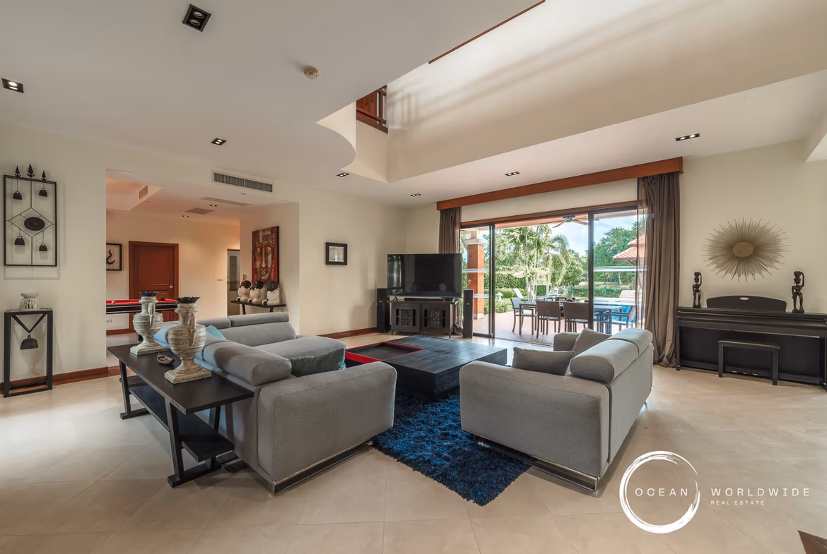 4 Bedroom Villa with Lake View – Laguna (RLG53) — photo 13