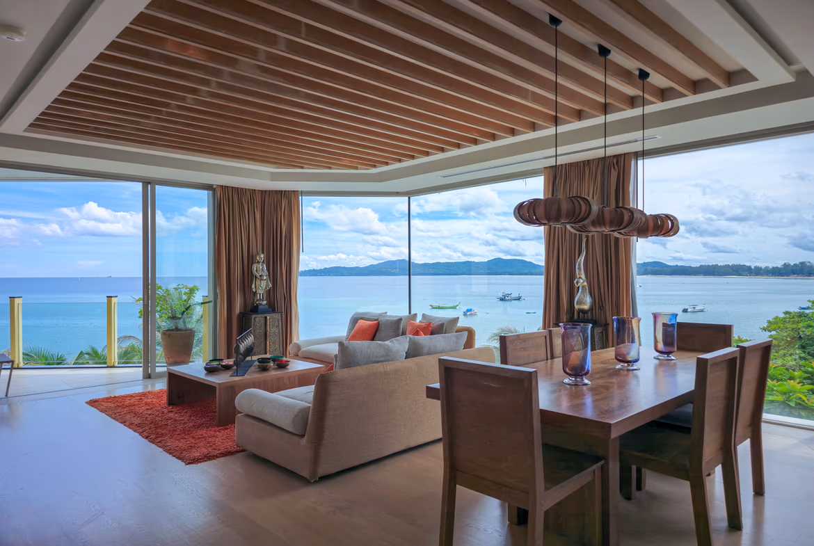 Penthouse with two bedrooms in Bang Tao, near the beach.