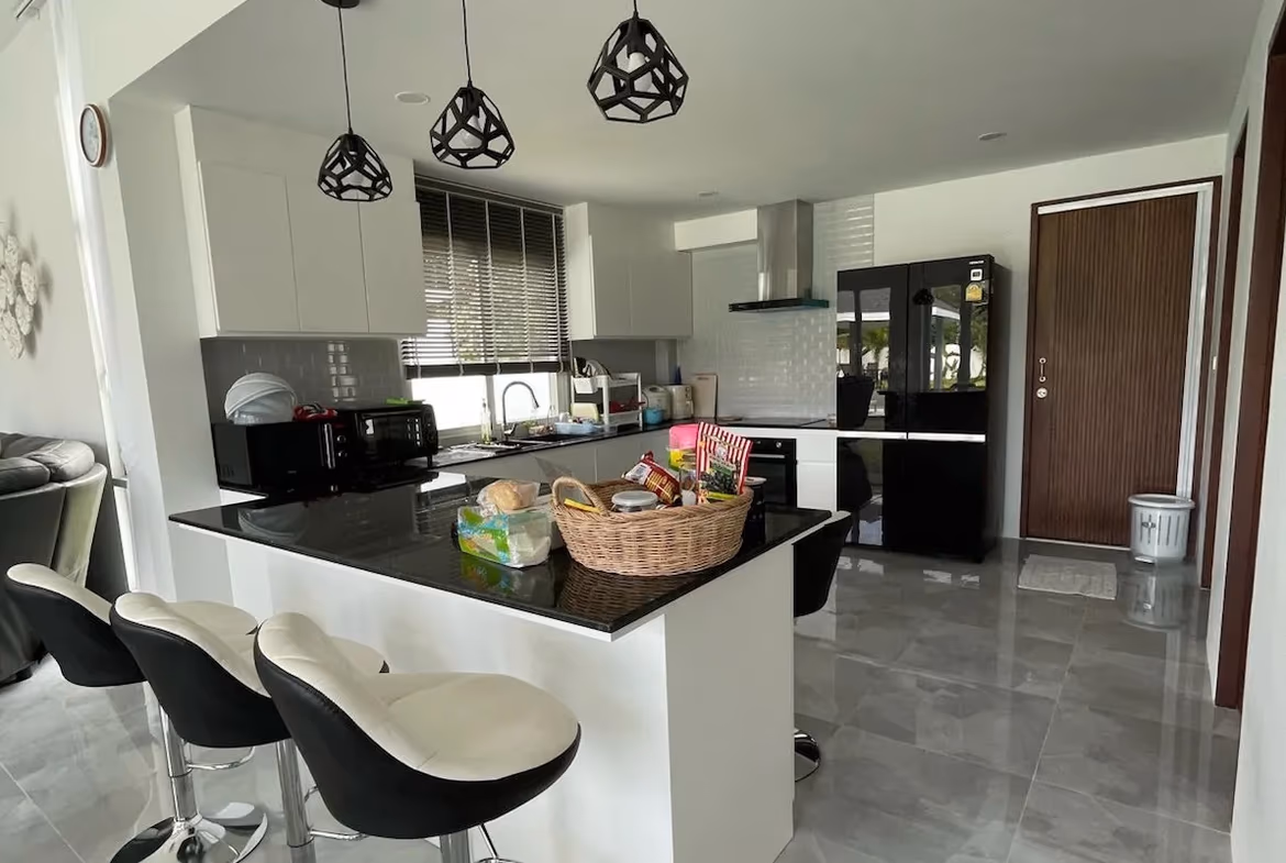 4-Bedroom Standalone in Yamu — photo 5